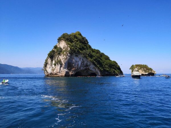 Catamarán con Snorkel: Los Arcos y Quimixto