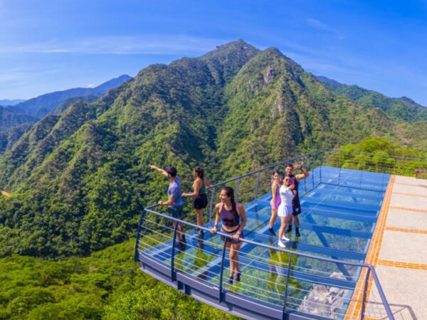 ATV + Mirador de cristal