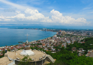 puerto-vallarta-mirador-cerro-de-la-cruz